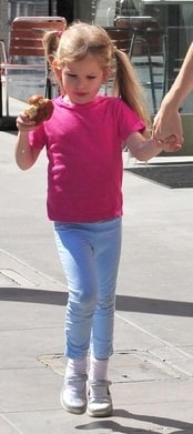 Violet Affleck