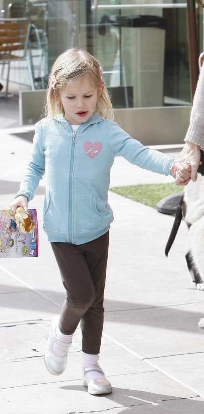 Violet Affleck
