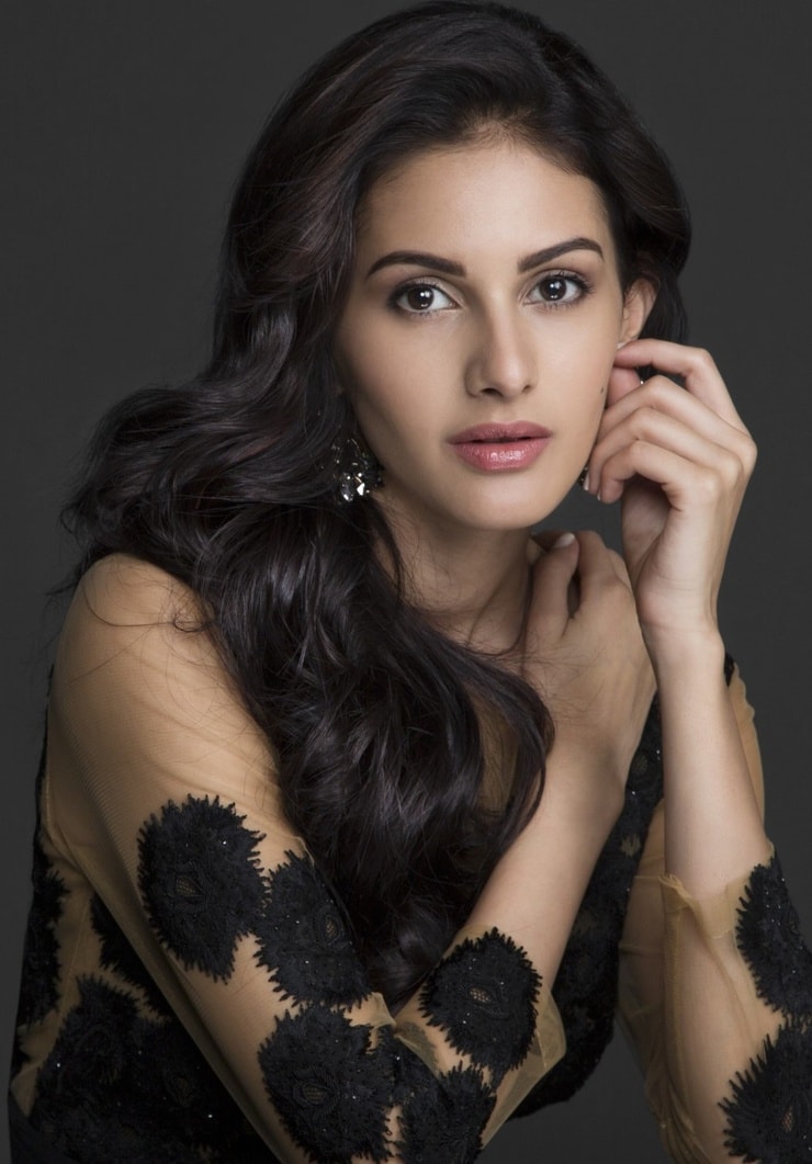 Amyra Dastur picture