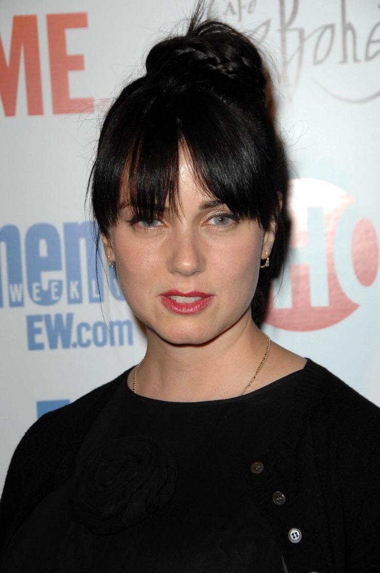 Mia Kirshner