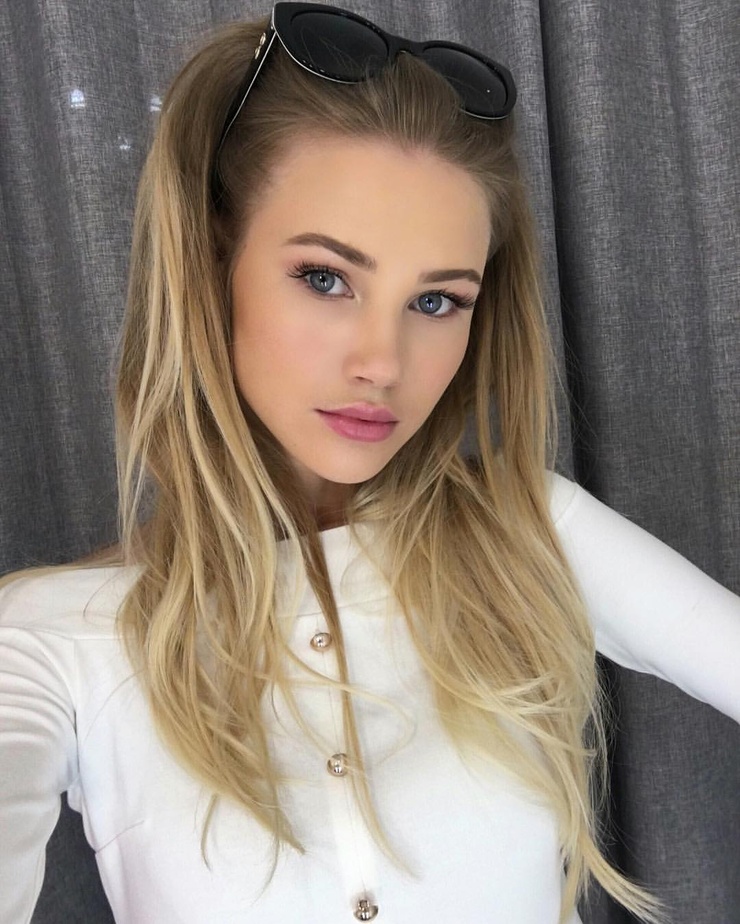 Alena Kryukova Alena Kryukova