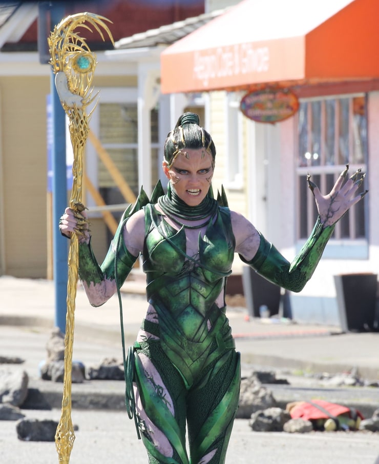 Rita Repulsa (Elizabeth Banks)