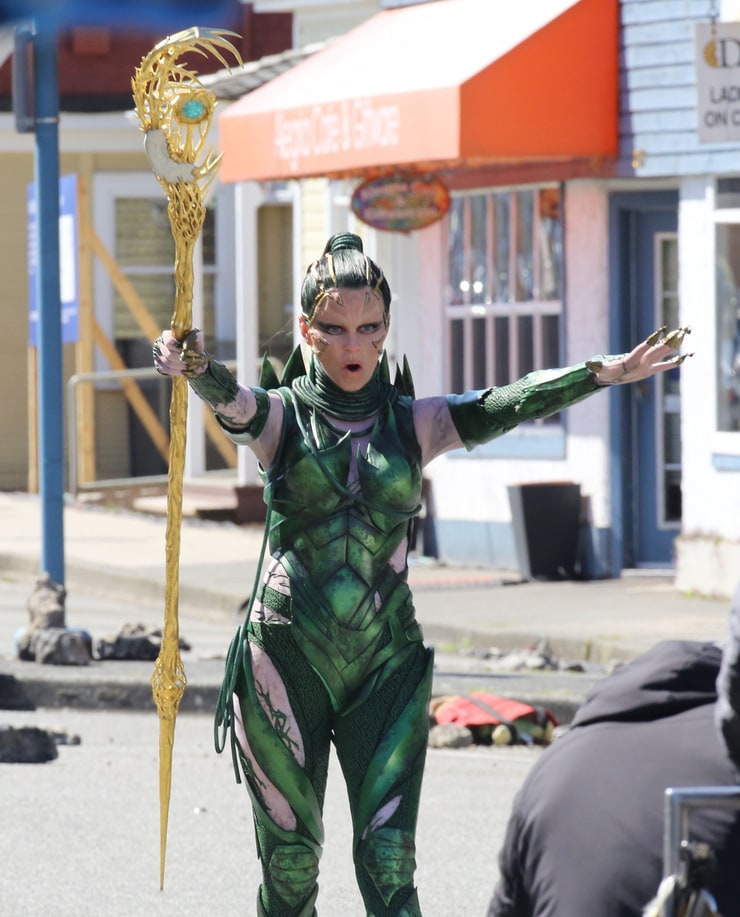 Rita Repulsa (Elizabeth Banks)