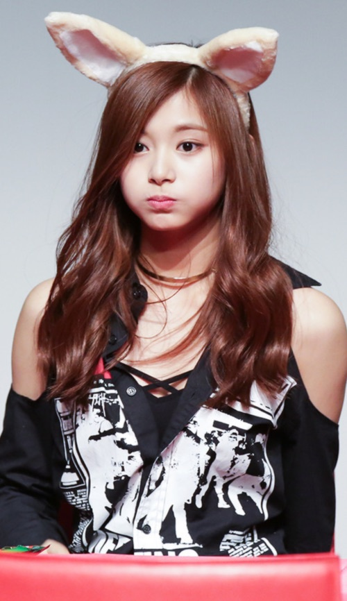Chou Tzu-yu (Tzuyu) Chou Tzu-yu (Tzuyu)