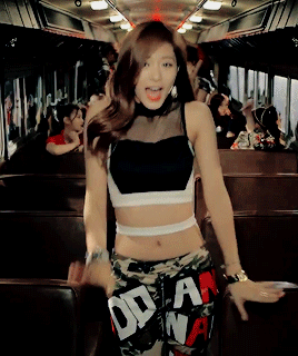 Chou Tzu-yu (Tzuyu) Chou Tzu-yu (Tzuyu)