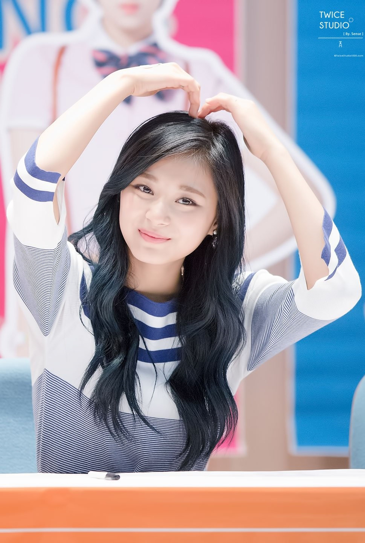 Chou Tzu-yu (Tzuyu)
