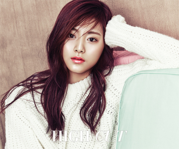 Chou Tzu-yu (Tzuyu) Chou Tzu-yu (Tzuyu)