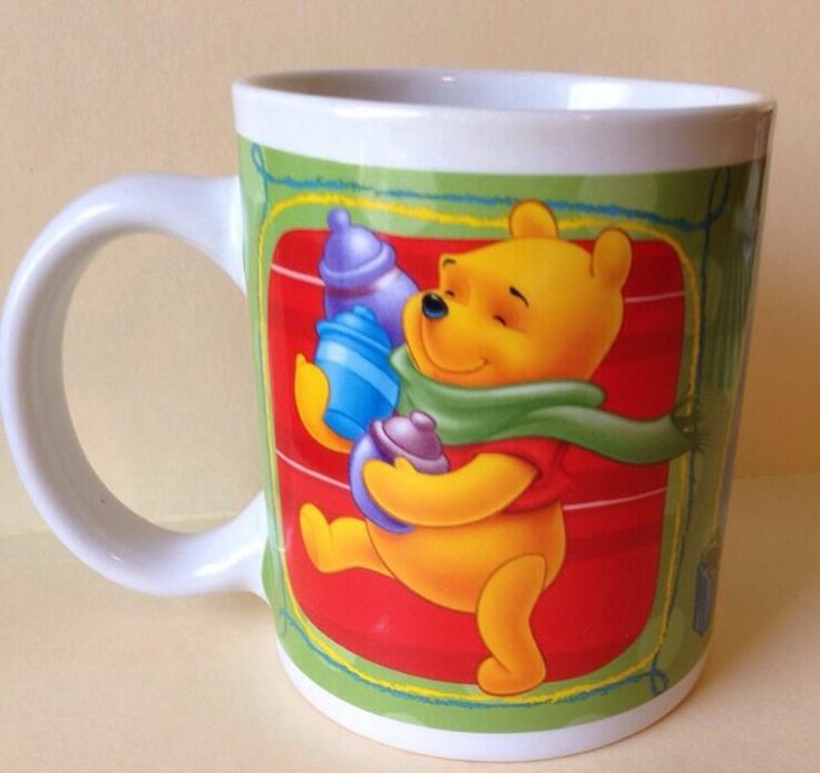 Winnie The Pooh - Cup featuring Christmas Scenes
