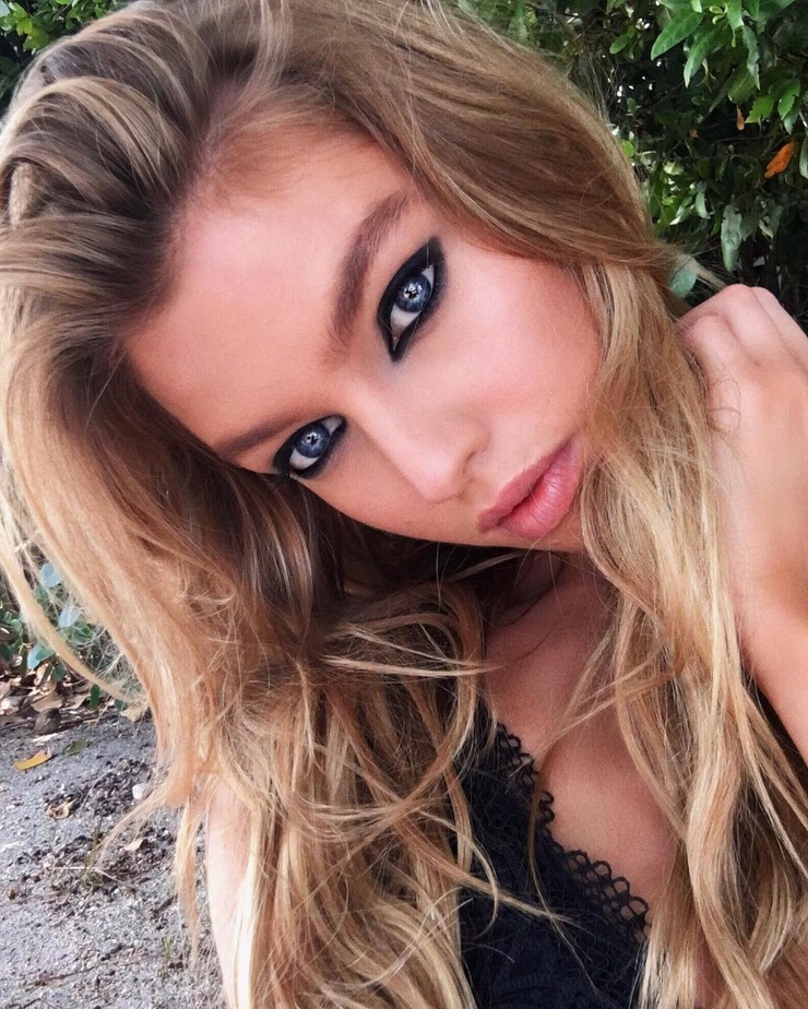 Stella Maxwell Stella Maxwell