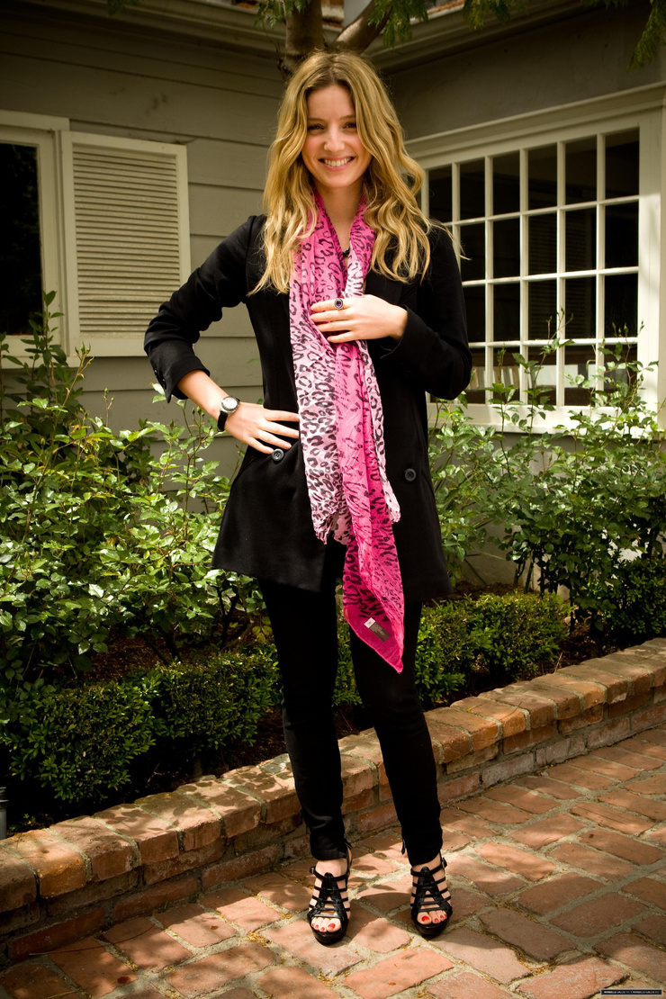 Annabelle Wallis Annabelle Wallis
