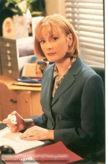 Claire Skinner