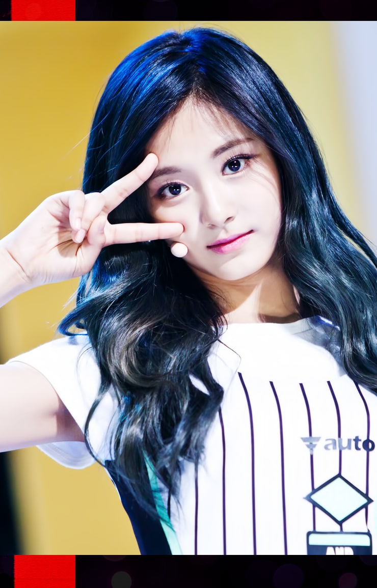 Chou Tzu-yu (Tzuyu) Chou Tzu-yu (Tzuyu)