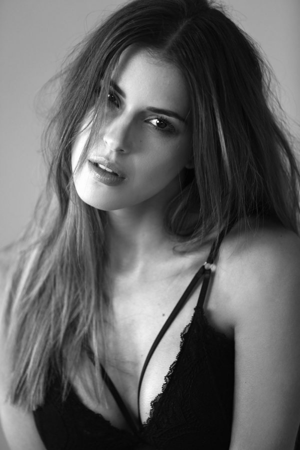 Angela Munhoz Angela Munhoz
