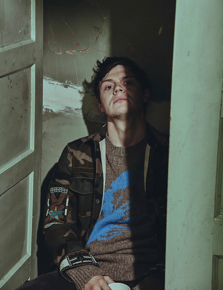 Evan Peters