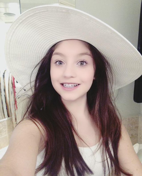 Karol Sevilla Karol Sevilla