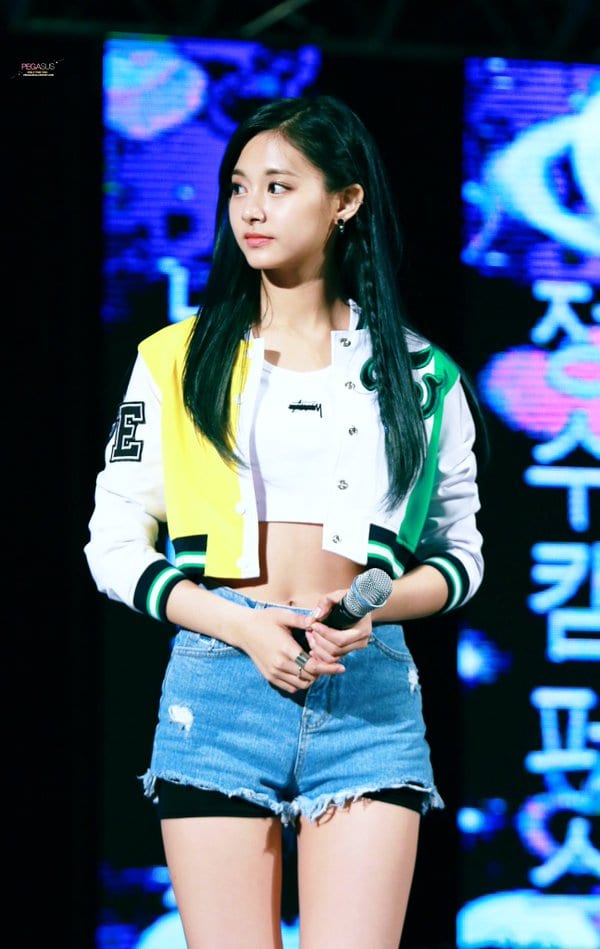 Chou Tzu-yu (Tzuyu) Chou Tzu-yu (Tzuyu)