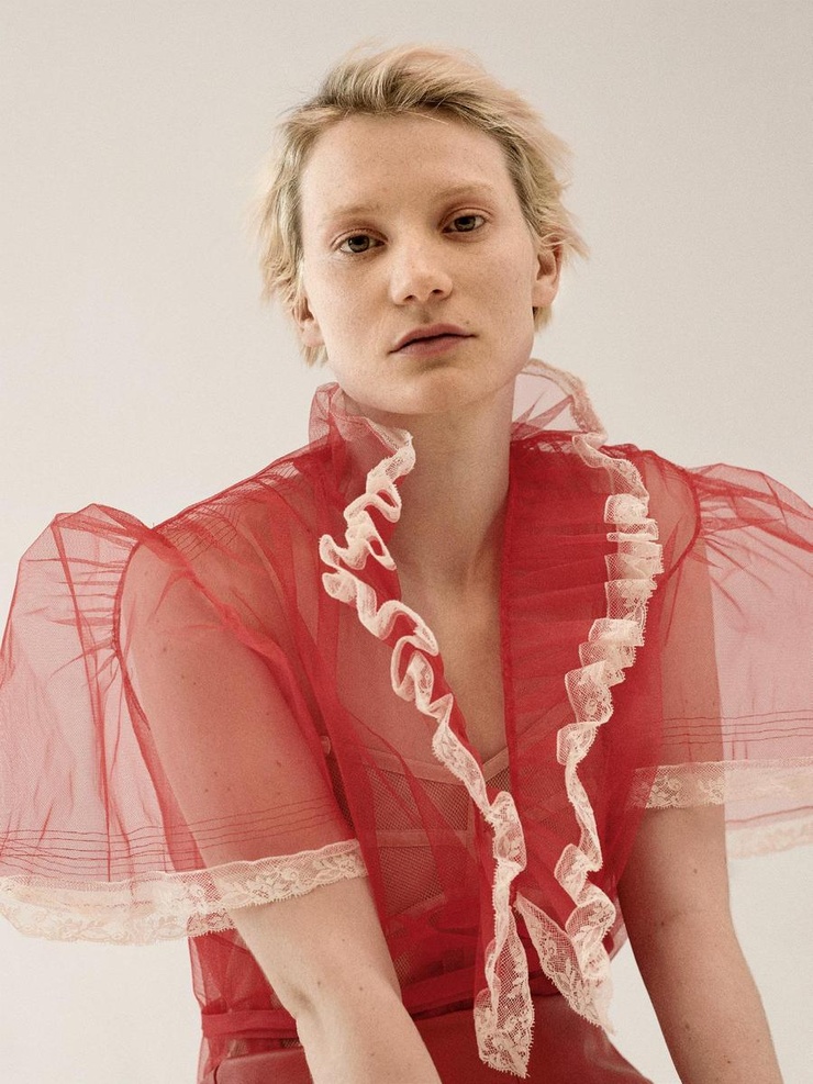 Mia Wasikowska