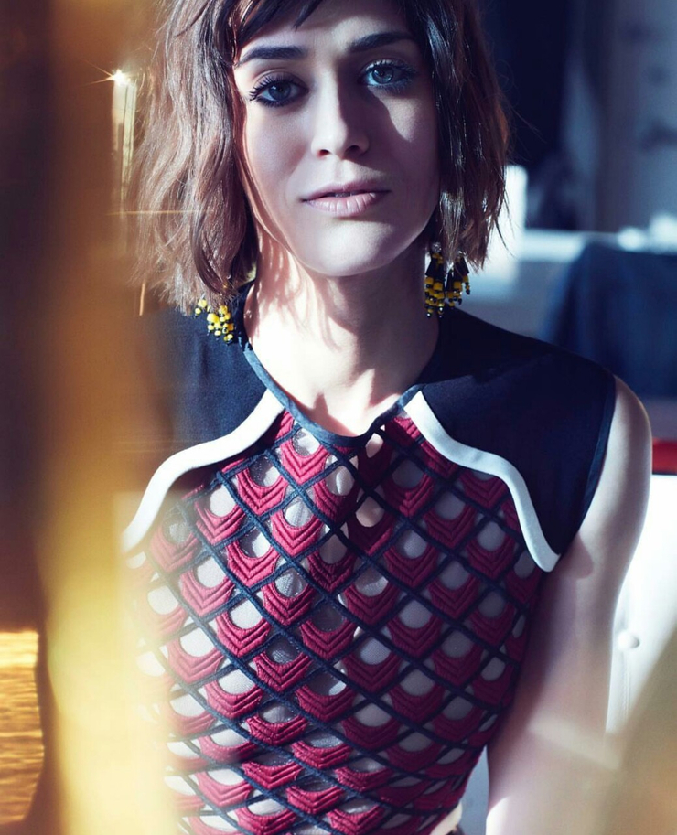Picture of Lizzy Caplan