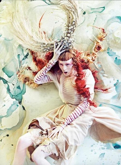 Karen Elson image