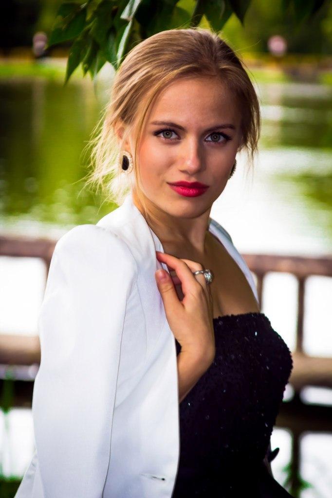 Viktoriya Klinkova Viktoriya Klinkova