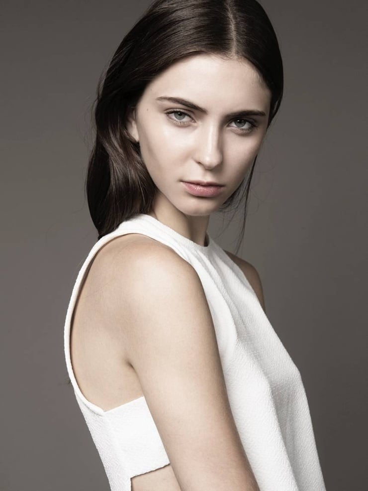 Laura Winges Laura Winges