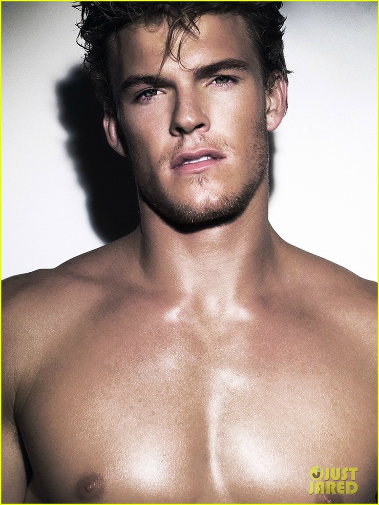 Alan Ritchson Alan Ritchson