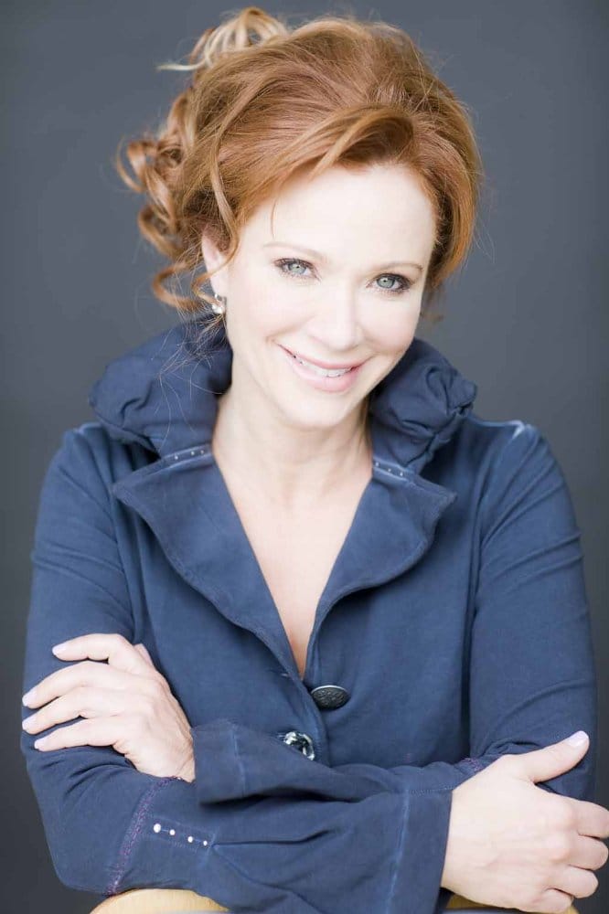 Lauren Holly
