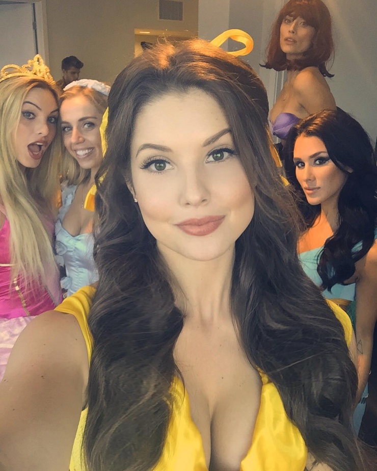 Amanda Cerny Amanda Cerny