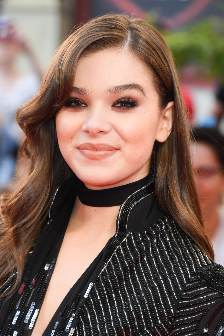 Hailee Steinfeld Hailee Steinfeld