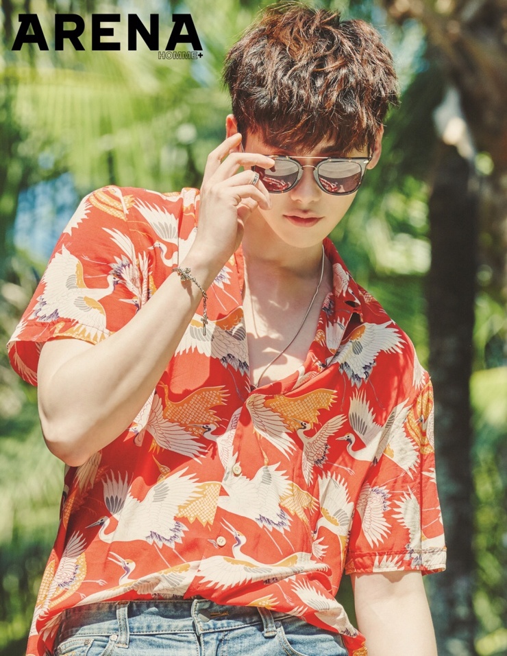 Jong Suk Lee
