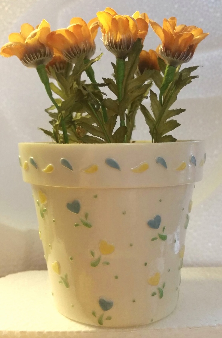 Cherished Teddies - Flower Pot with Yellow Flowers