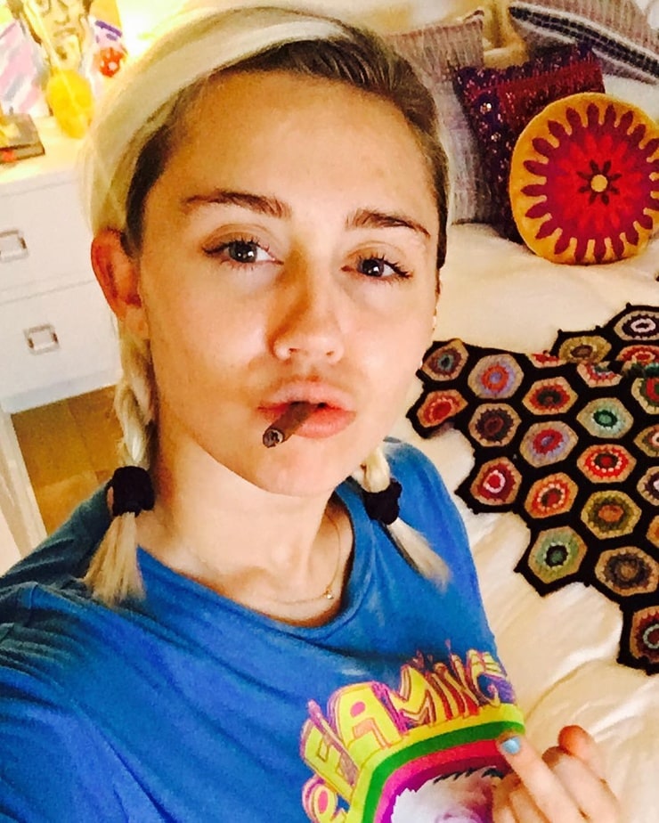 Picture Of Miley Cyrus 0674