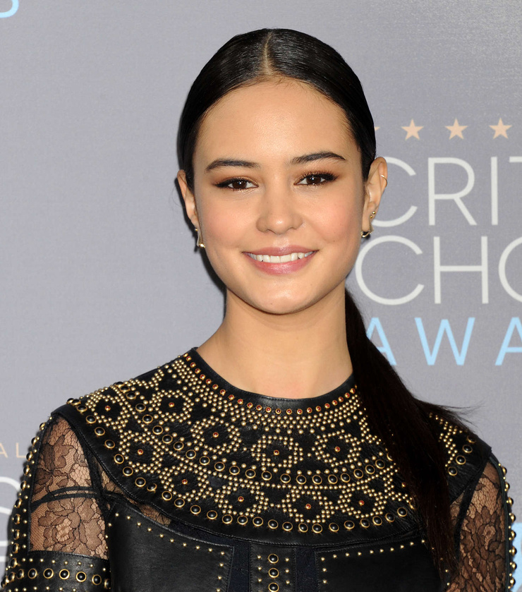 Courtney Eaton