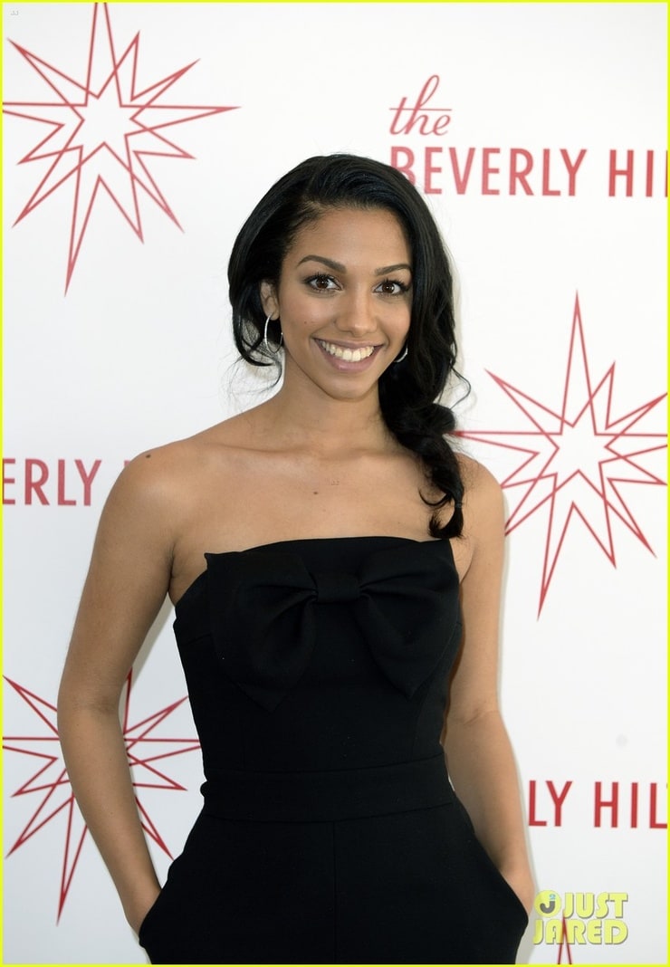 Next photo of Corinne Foxx