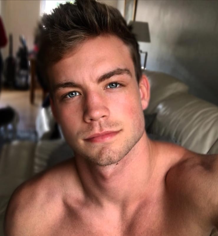 Dustin McNeer