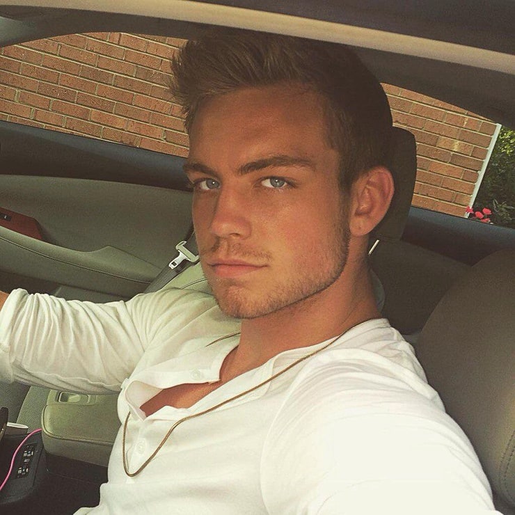 Dustin McNeer