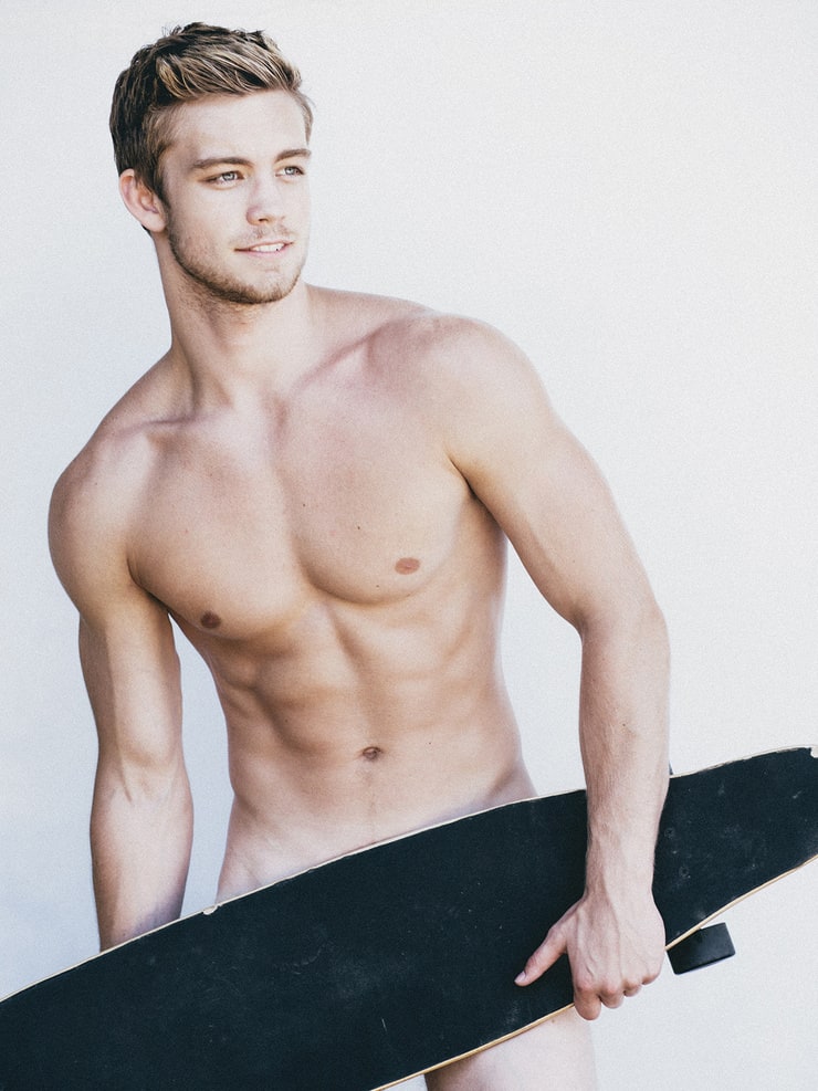 Dustin McNeer