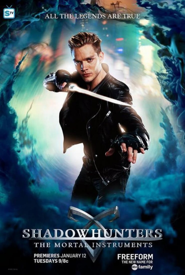 Jace Wayland (Dominic Sherwood)