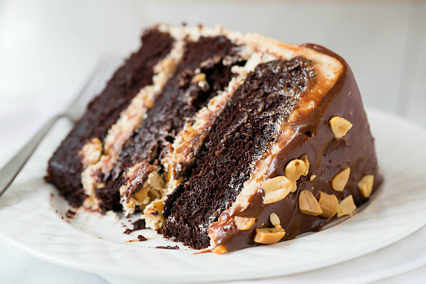 Snickers Cake