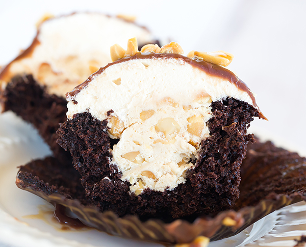 Snickers Cupcakes