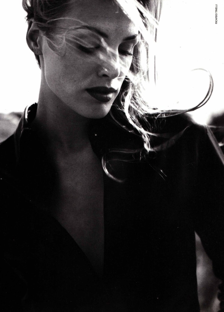 Joanna Rhodes