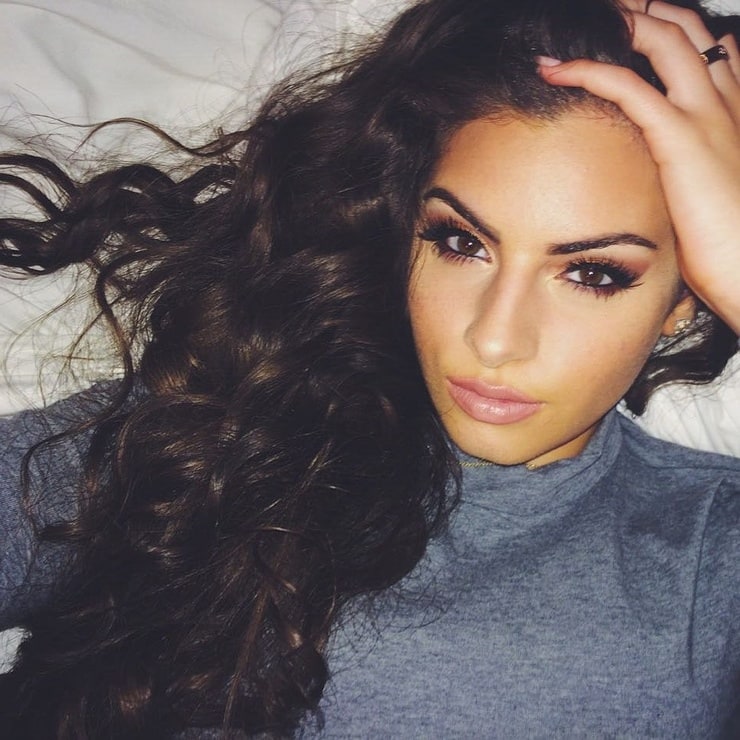 Nazanin Kavari Nazanin Kavari