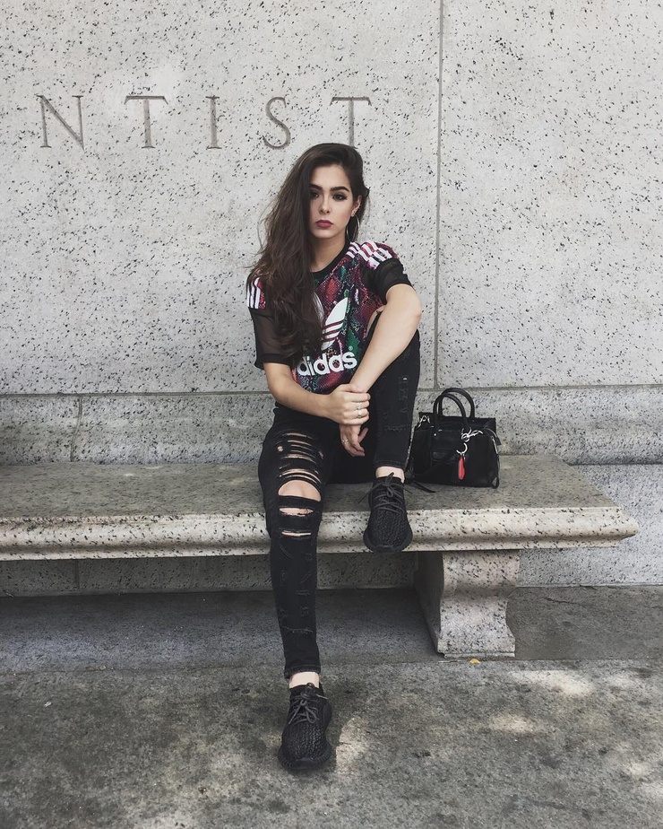 Sammi Sanchez Sammi Sanchez