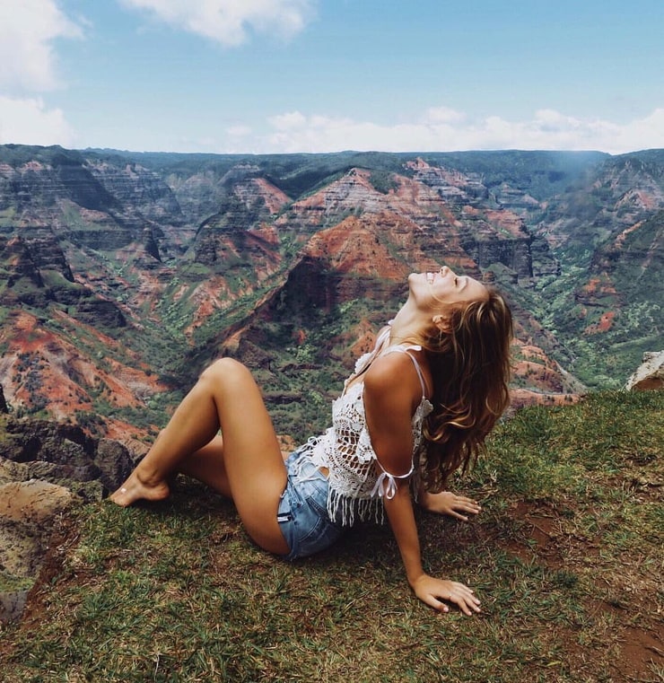 Alexis Ren Alexis Ren