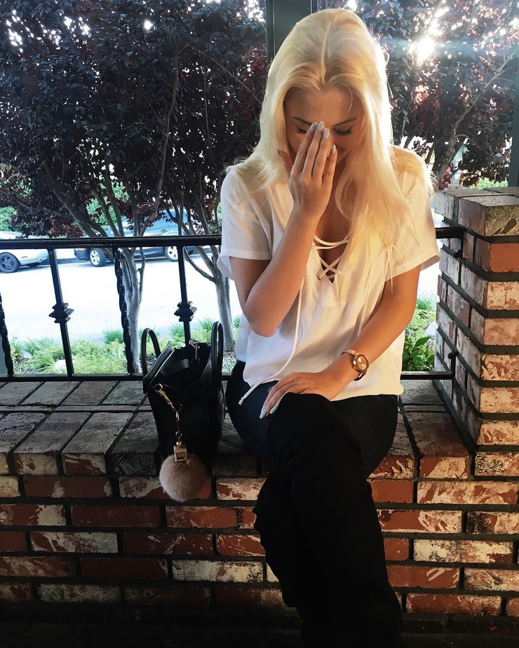 Ava Sambora