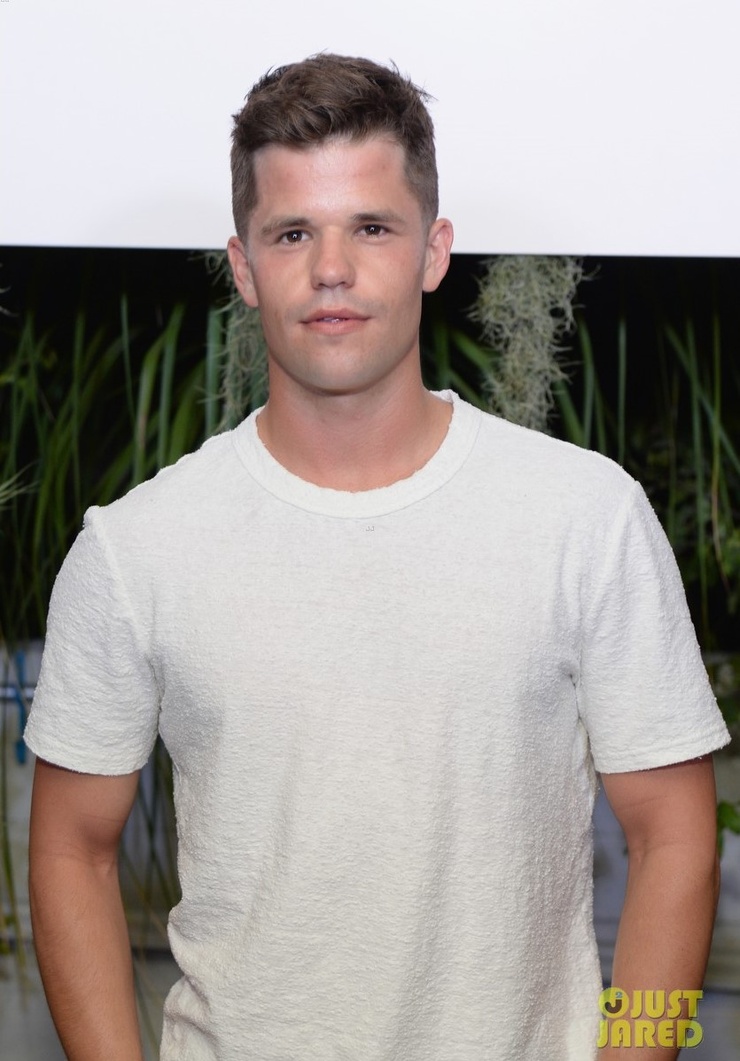 Charlie Carver