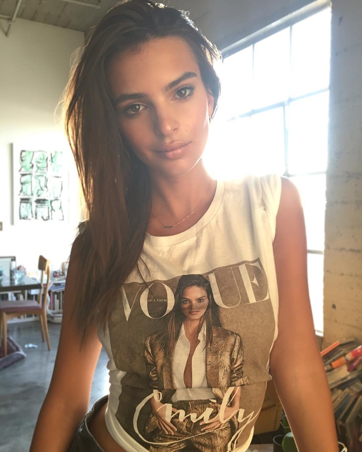 740full-emily-ratajkowski.jpg