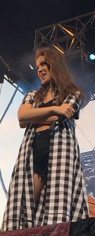 Hailee Steinfeld Hailee Steinfeld
