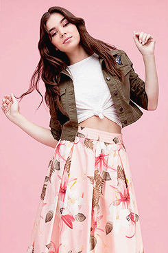 Hailee Steinfeld