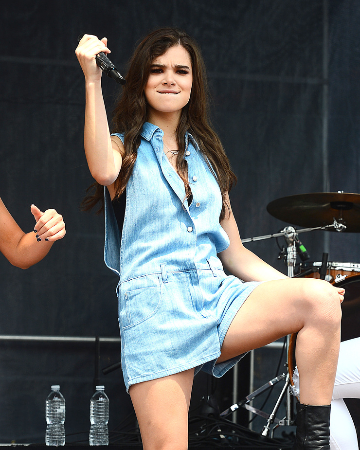 Hailee Steinfeld Hailee Steinfeld